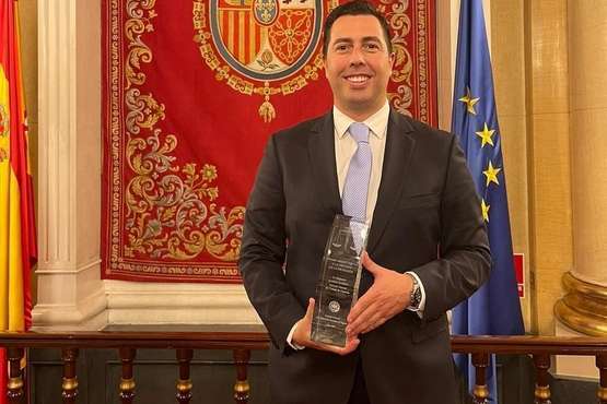 El teldense Alejandro Ramos recibe en Madrid una distinción de los Graduados Sociales de Españoles/TA.